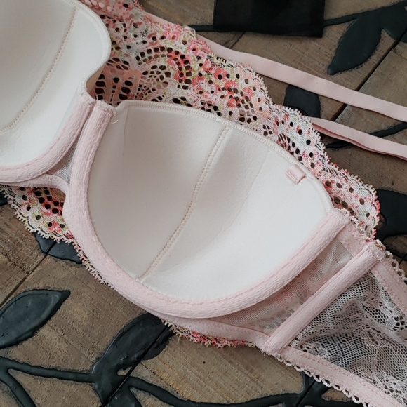 Victoria's Secret Size 32 D Strapless Bra - Picture 5 of 6